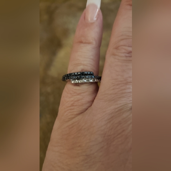 Size 5, Blue & White Diamond Crossover Band, Sterling Silver, 0.14 carats, NWT - Picture 3 of 8